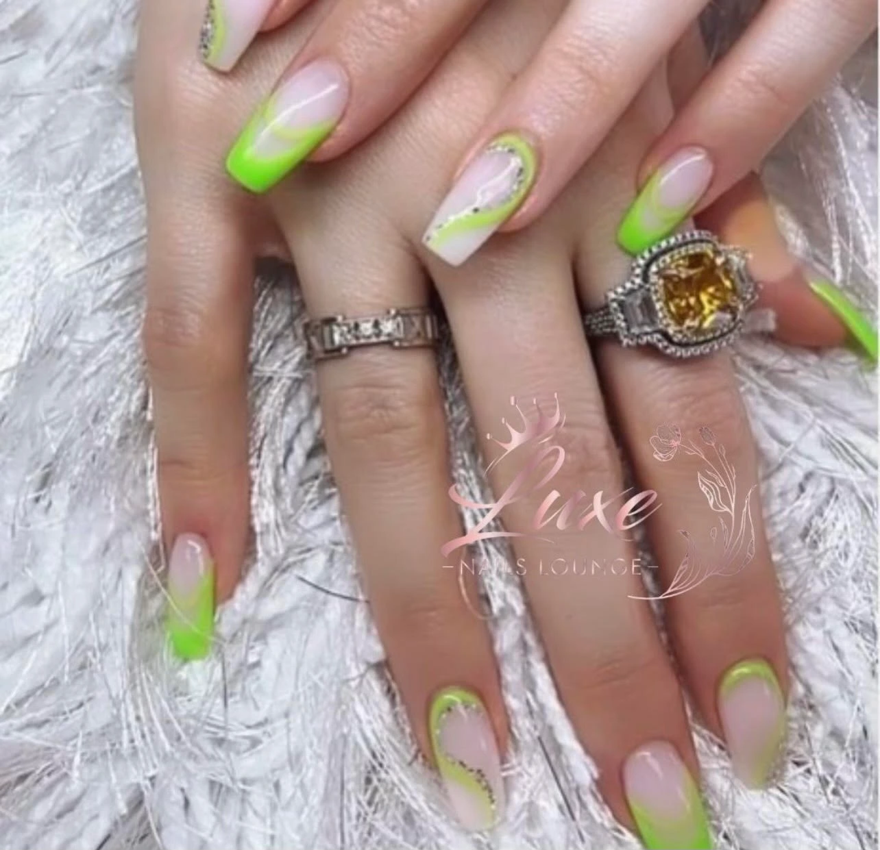 Elegant floral nail design