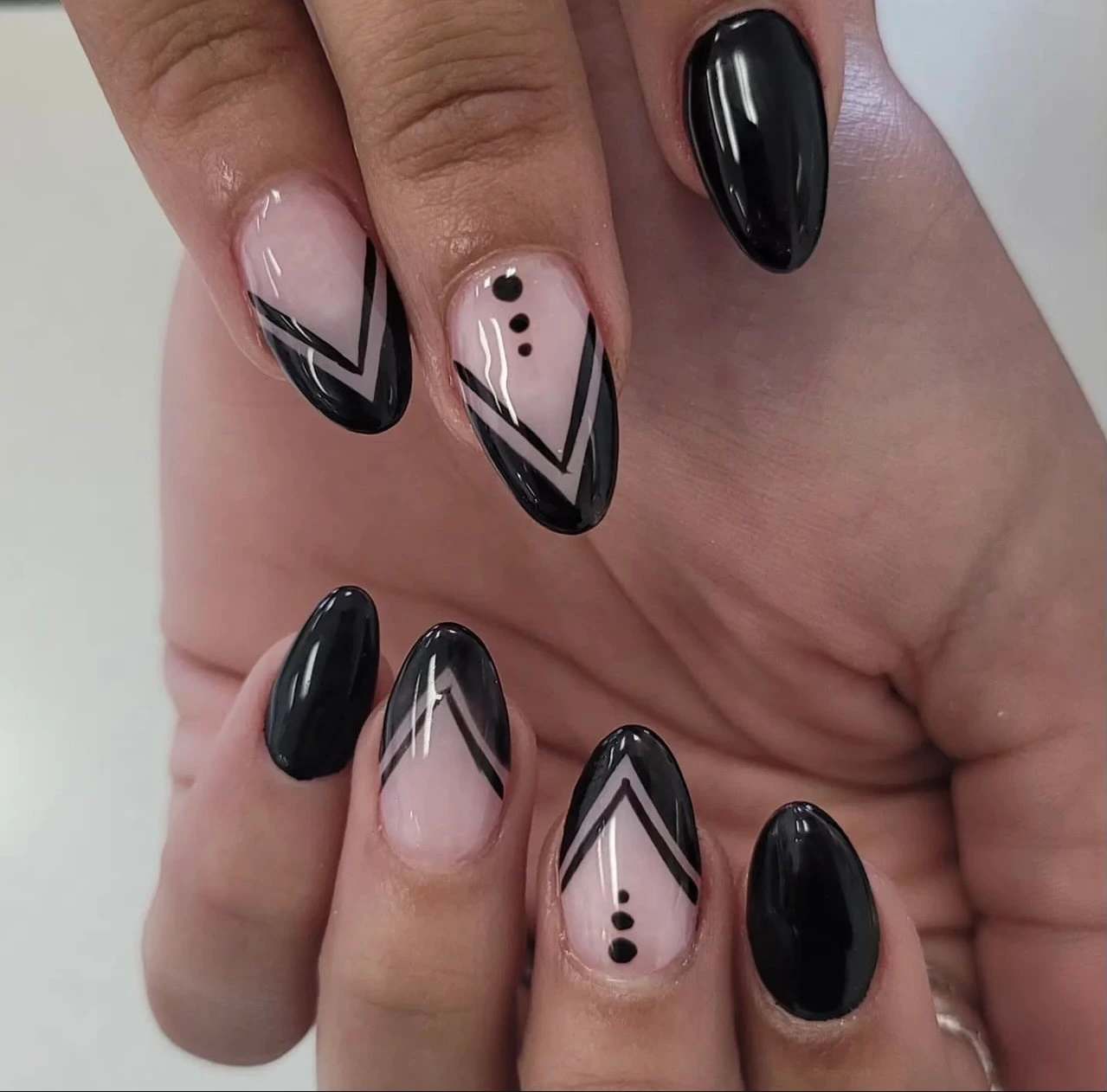 Glitter ombré nail design